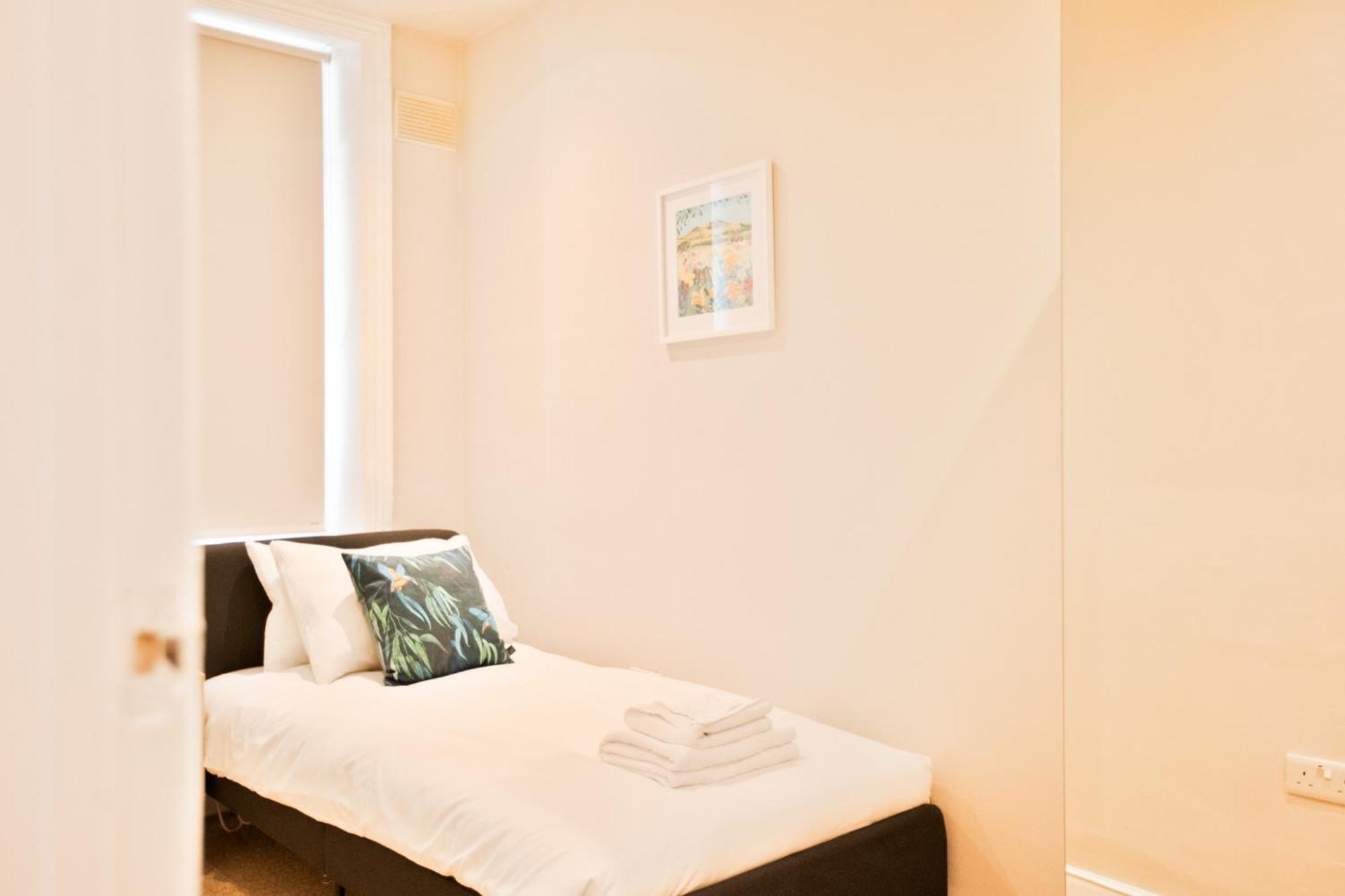 Primrose Hill Park Apartment London Room photo